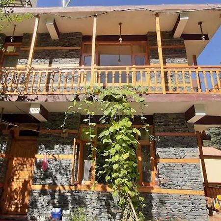 The Himalayan Heaven Apartman Jibhi Kültér fotó